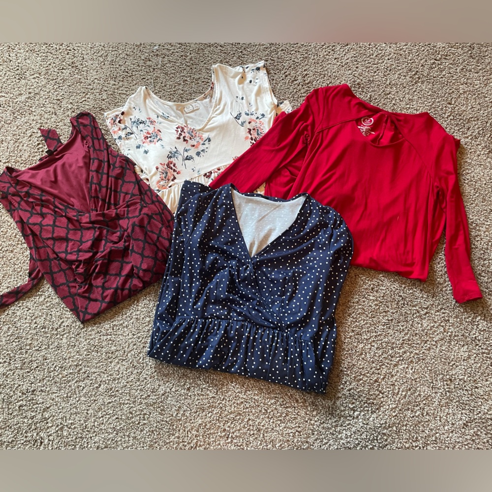 Lot of 4 womens dresses size small/medium